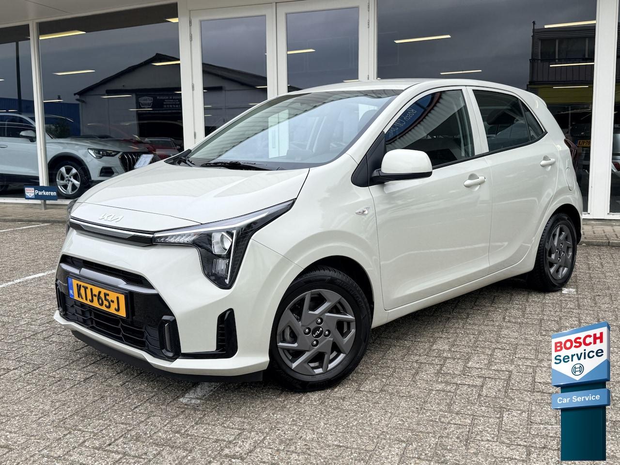 Kia Picanto - 1.0 DPI DynamicLine | Stoel- en stuurverwarming | DAB | Navi | Apple/Android | Camera | Cr - AutoWereld.nl