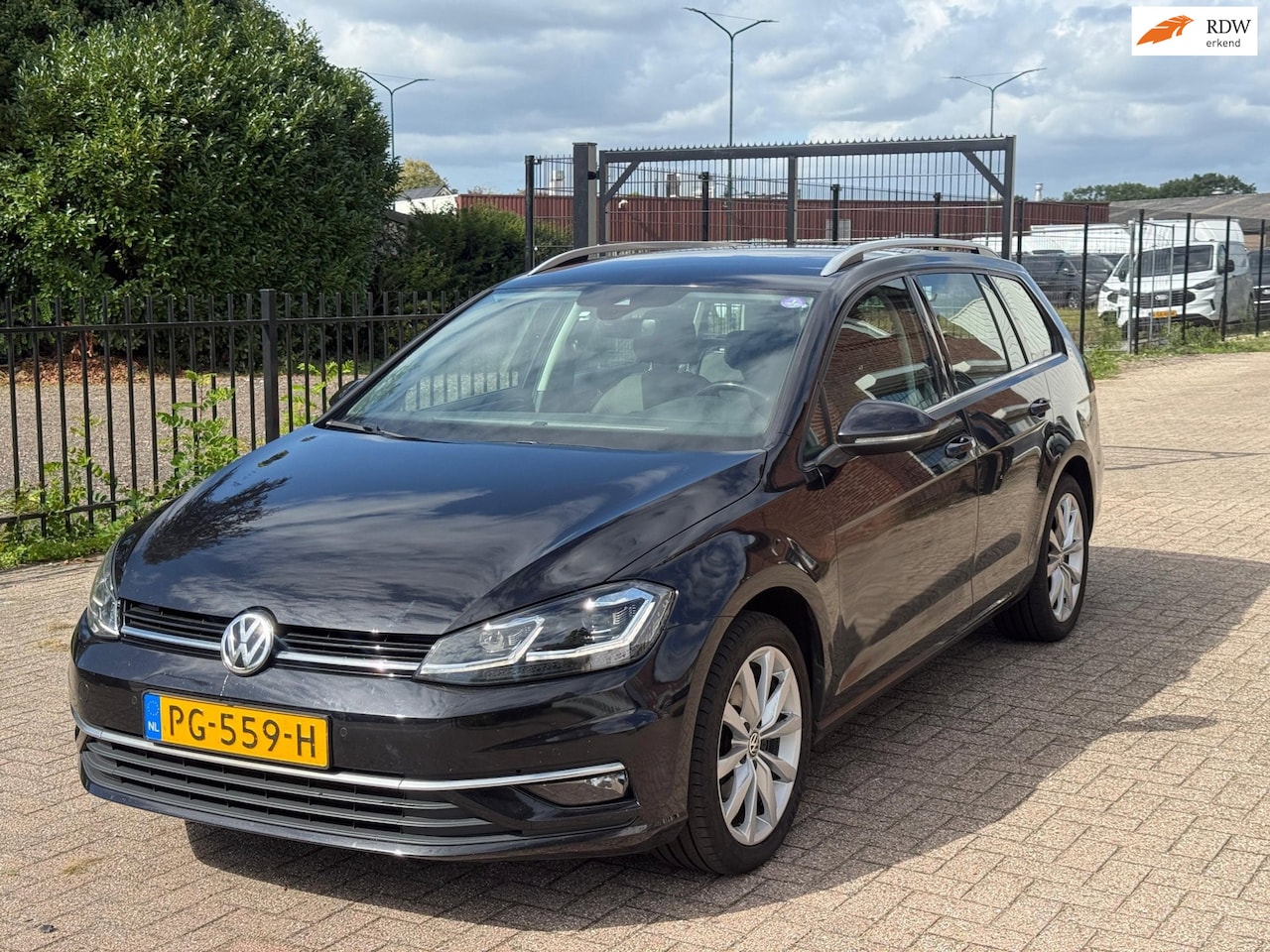 Volkswagen Golf Variant - 1.0 TSI Highline Digital Dash Trekhaak Alcantara Massage! - AutoWereld.nl