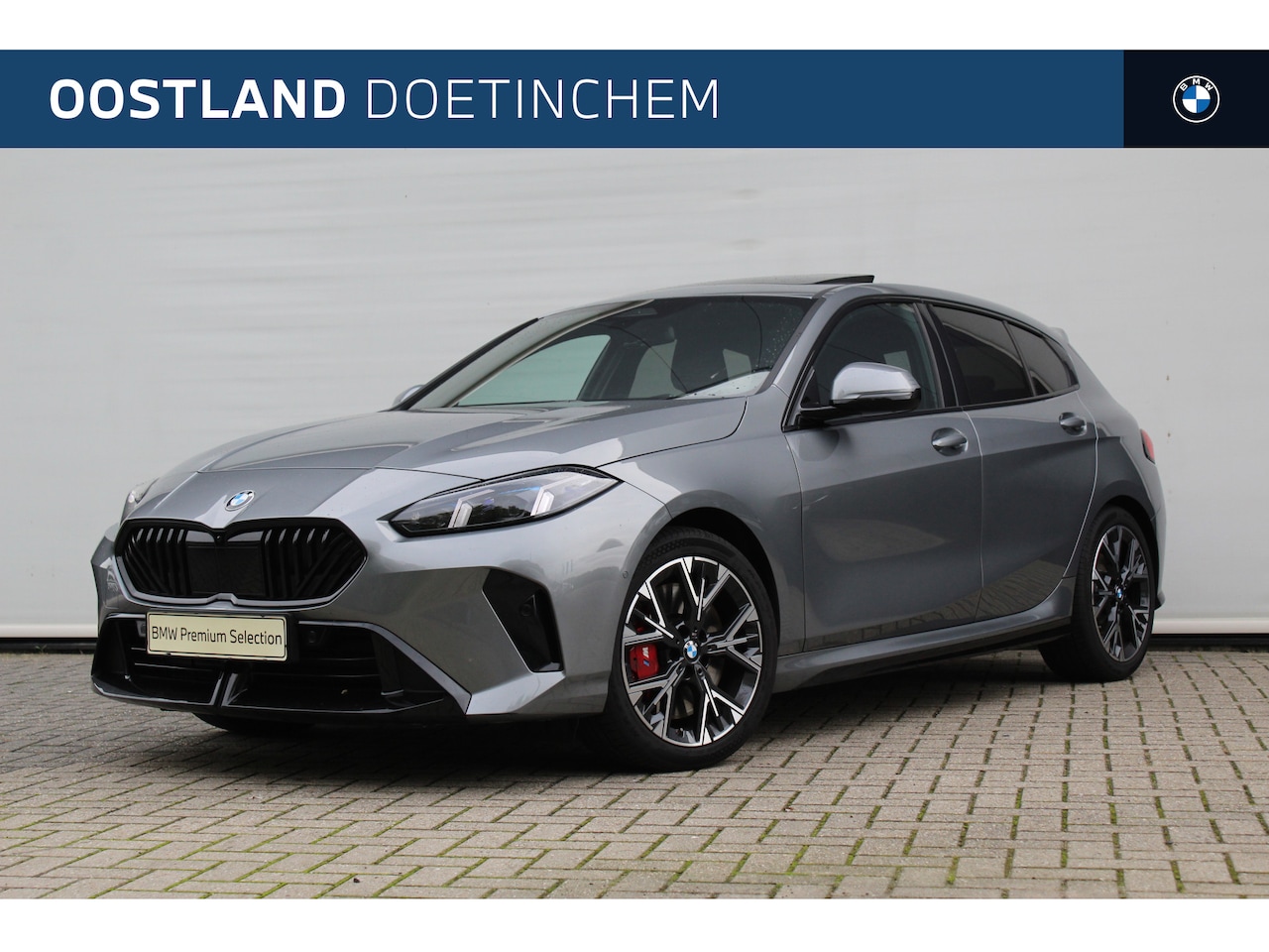 BMW 1-serie - 120 M Sport Automaat / Panoramadak / Sportstoelen / Comfort Access / Achteruitrijcamera / - AutoWereld.nl