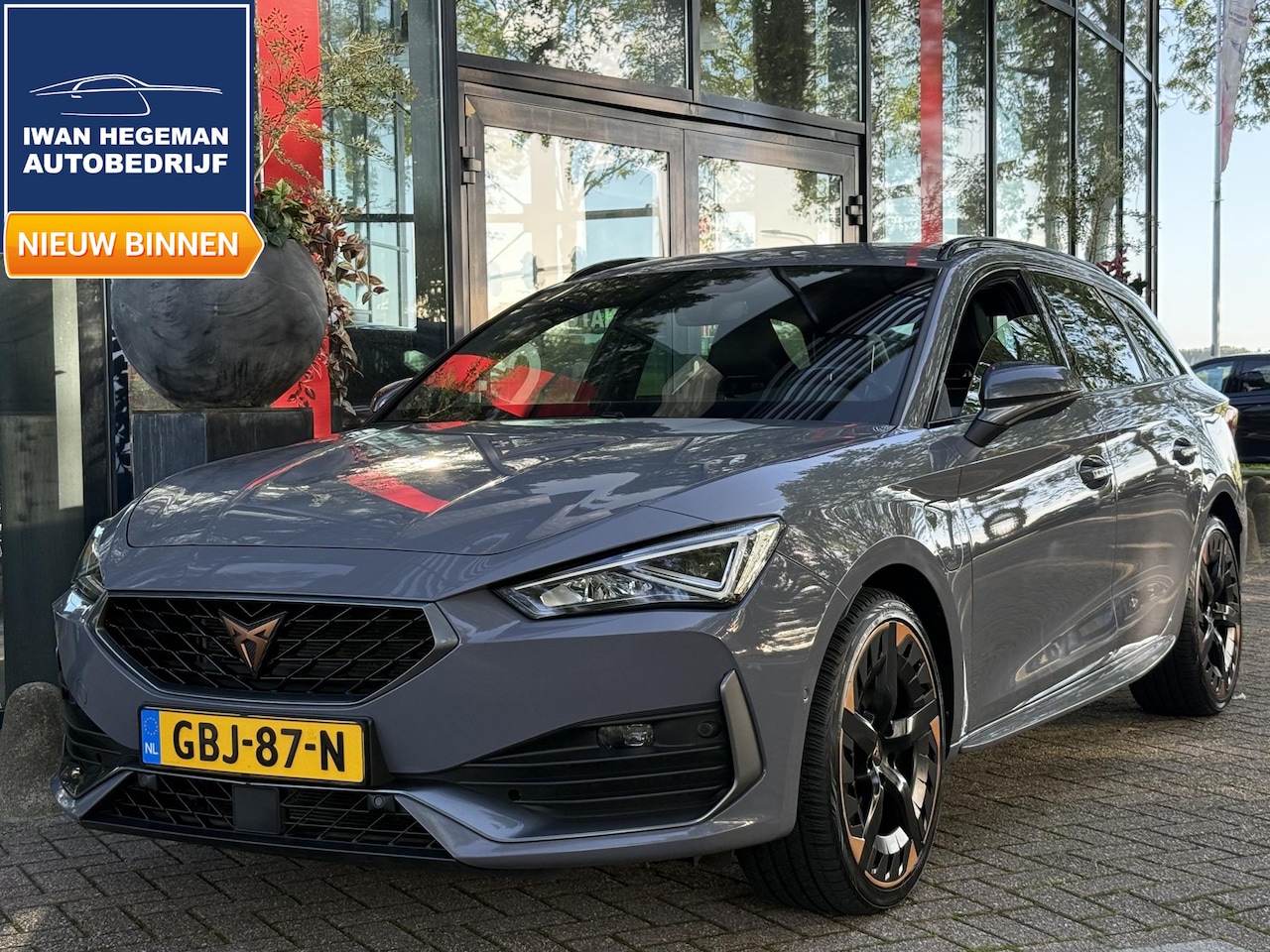 CUPRA Leon Sportstourer - 1.4 e-Hybrid VZ Adrenaline | SOH 94,9 % | PDC + Camera | Climate control | Apple CarPlay/ - AutoWereld.nl