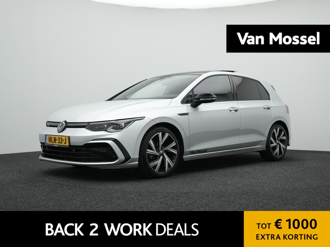 Volkswagen Golf - 1.5 eTSI R-Line Business | IQ Matrix | Apple Carplay/Android Auto | Panorama dak | Black S - AutoWereld.nl