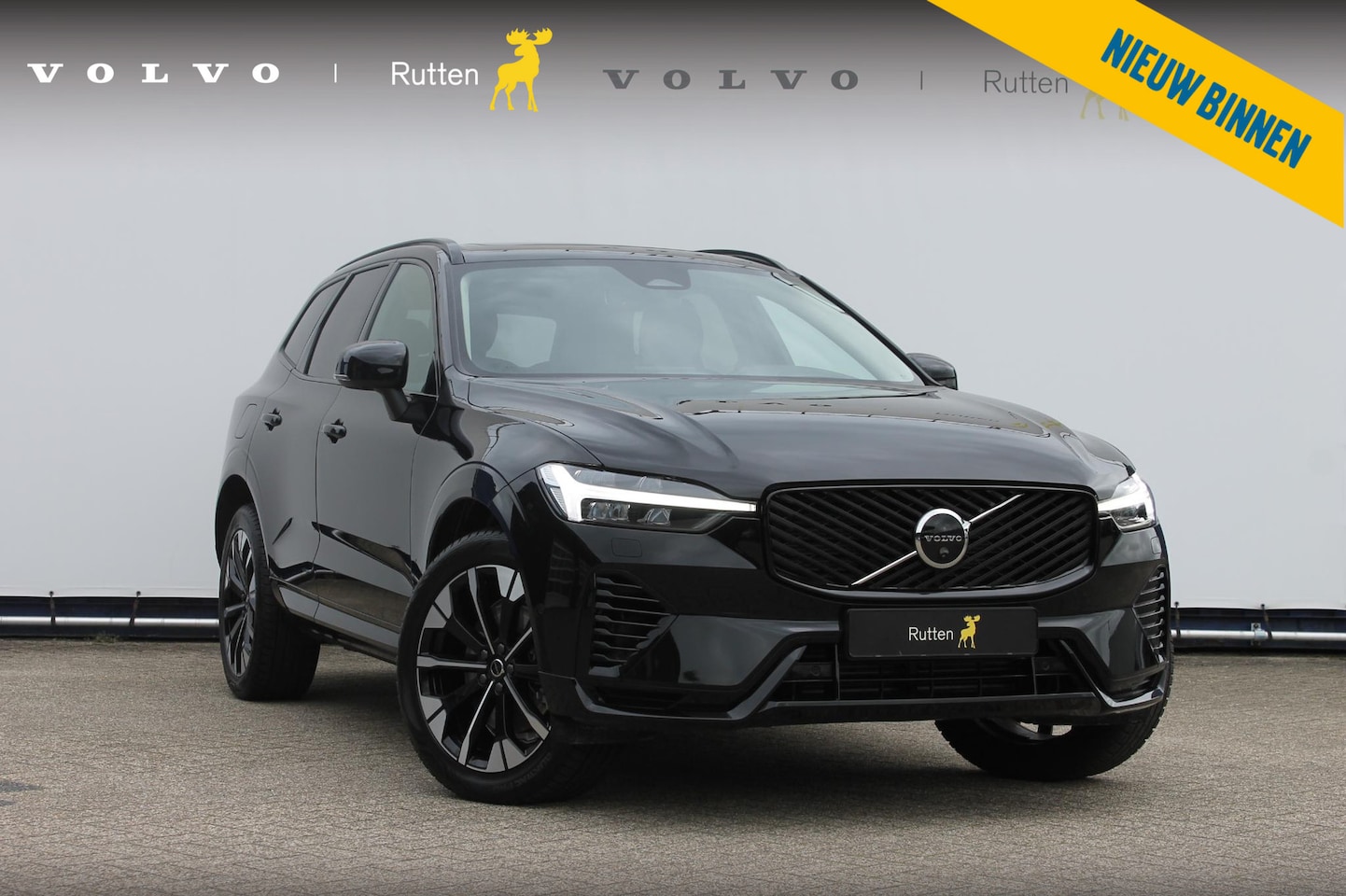 Volvo XC60 - 2.0 T6 Plug-in hybrid AWD Ultra Dark Luchtvering / Panoramisch schuif-kanteldak / Semi ele - AutoWereld.nl