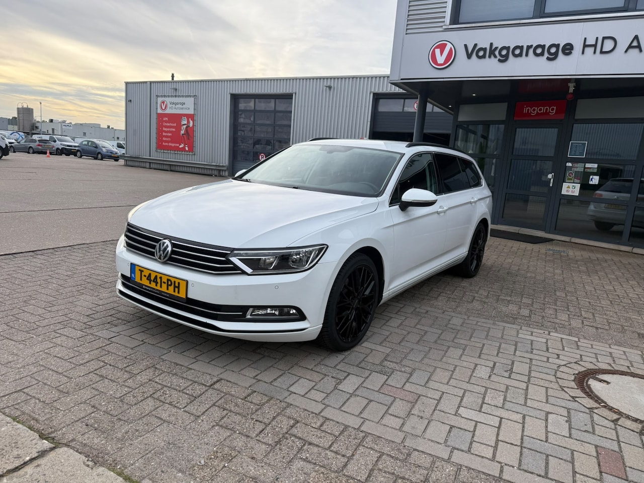 Volkswagen Passat Variant - 1.6 TDI Comfortline 1.6 TDI Comfortline - AutoWereld.nl