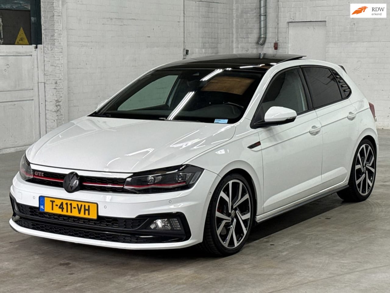 Volkswagen Polo - 2.0 TSI GTI | Panoramadak | Xenon Led | Bose | Camera - AutoWereld.nl