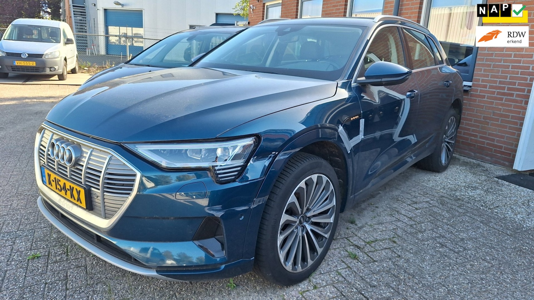 Audi e-tron - 50 quattro Business edition Plus 50 quattro Business edition Plus 71 kWh ( start niet!!!) - AutoWereld.nl