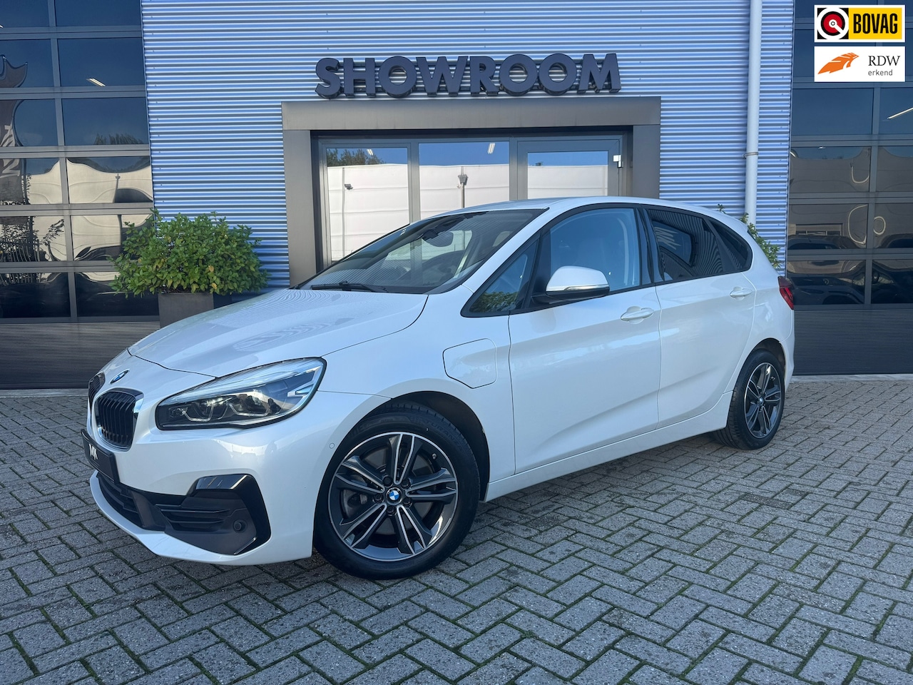BMW 2-serie Active Tourer - 225xe iPerformance CRUISE|CAMERA|LEDER|LM-VELGEN - AutoWereld.nl