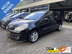 Renault Clio - 1.6-16V Privilège