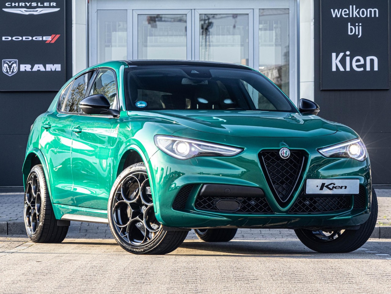 Alfa Romeo Stelvio - 2.9 V6 AWD Quadrifoglio | Pano | Harman & Kardon | Memory stoelen | Stoel & stuurverwarmin - AutoWereld.nl
