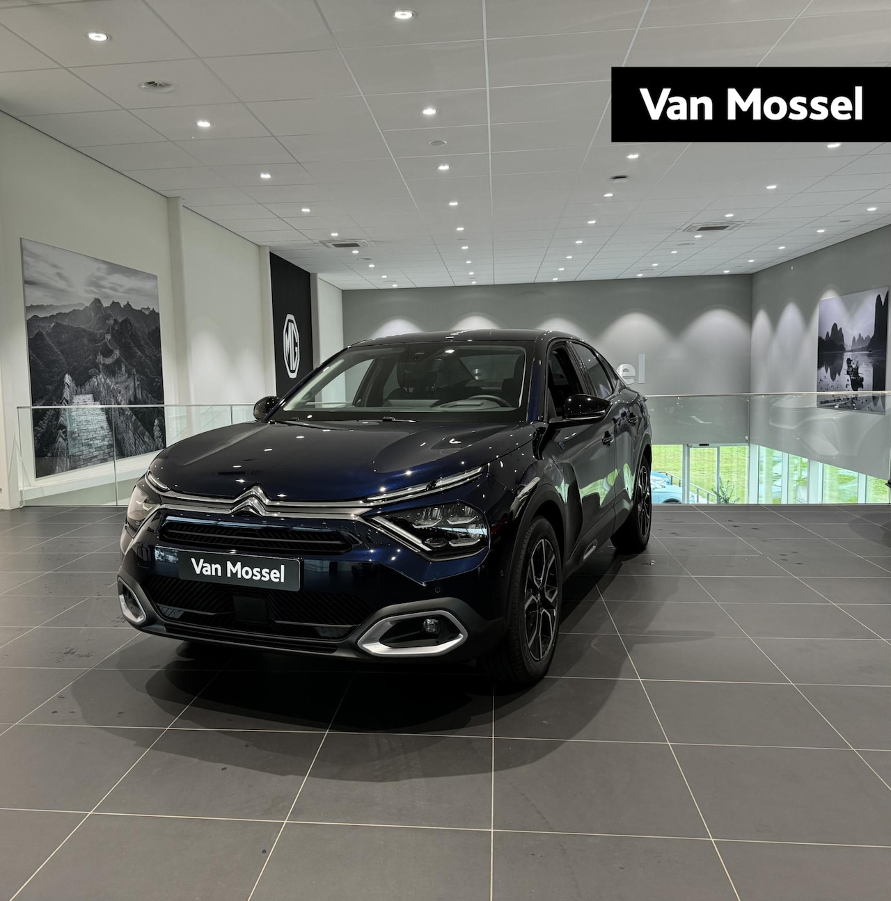 Citroën Ë-C4 X - ë-Series 54 kWh | 180 graden camera | Parkeersensoren | Navigatie | Apple/Android Carplay - AutoWereld.nl