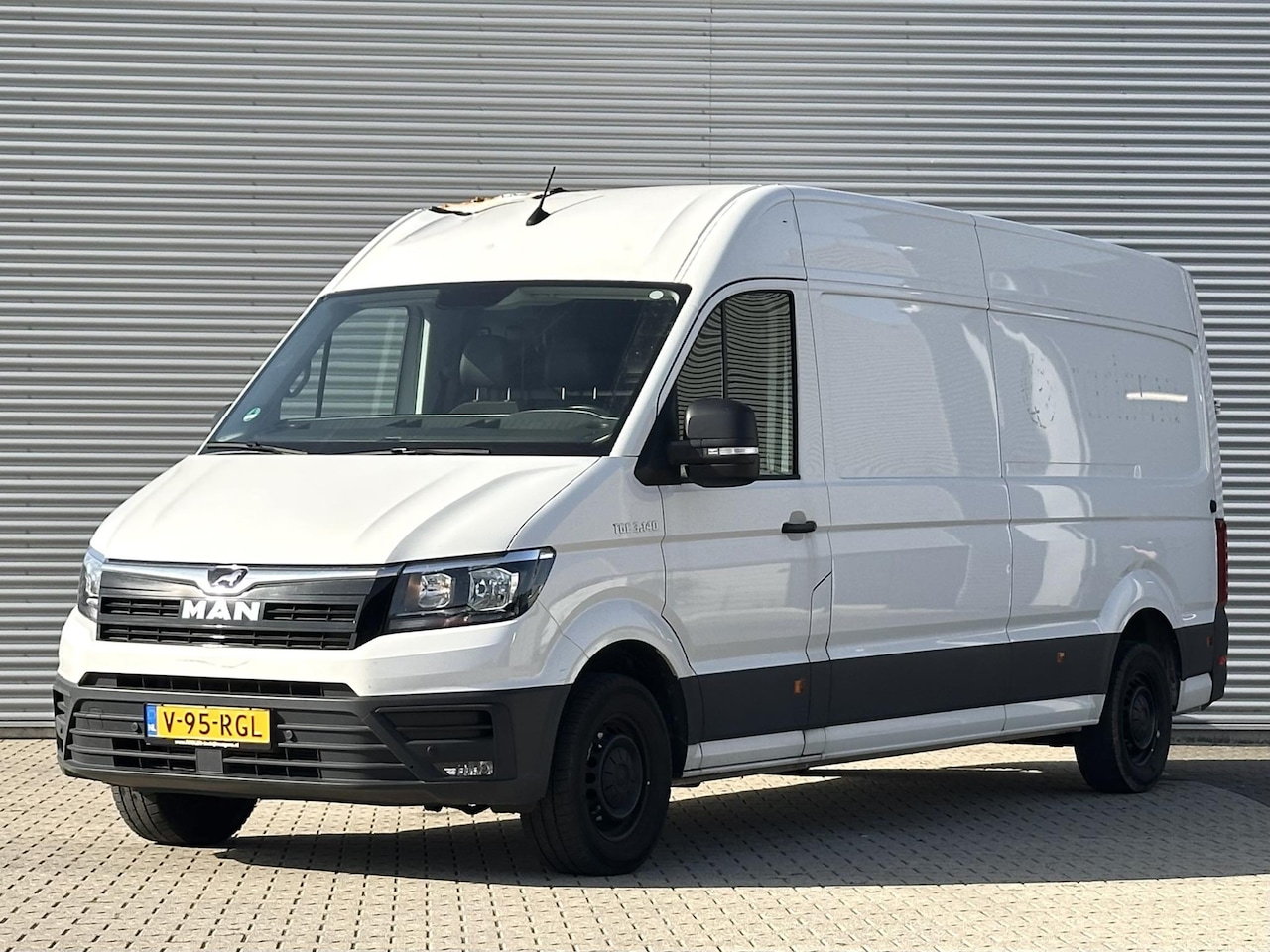 MAN TGE - 35 2.0 Lang dakschade L4H2 Automaat|Cruise - AutoWereld.nl