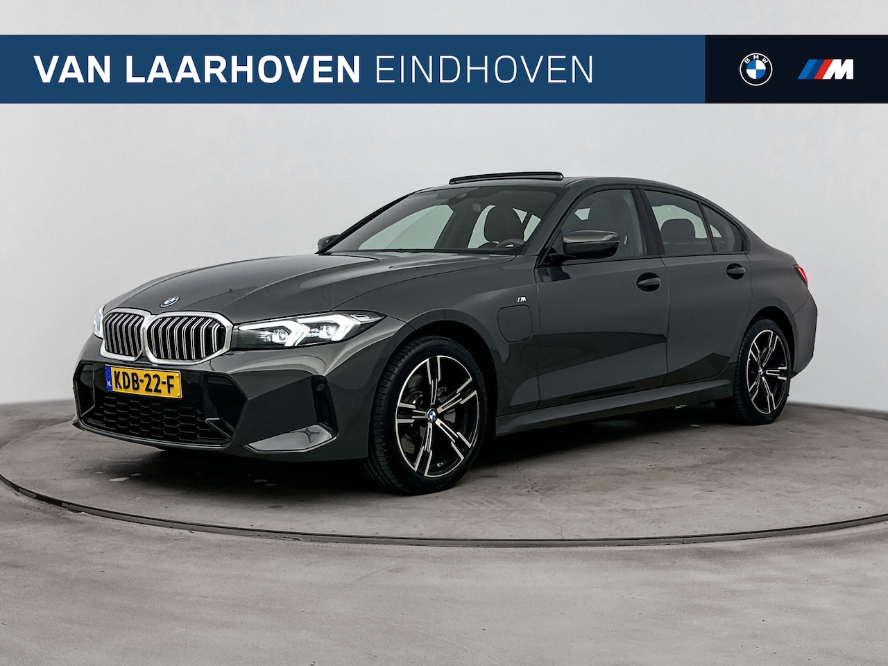 BMW 3-serie - 330e M Sport Automaat / Trekhaak / Schuif-kanteldak / Sportstoelen / Achteruitrijcamera / - AutoWereld.nl