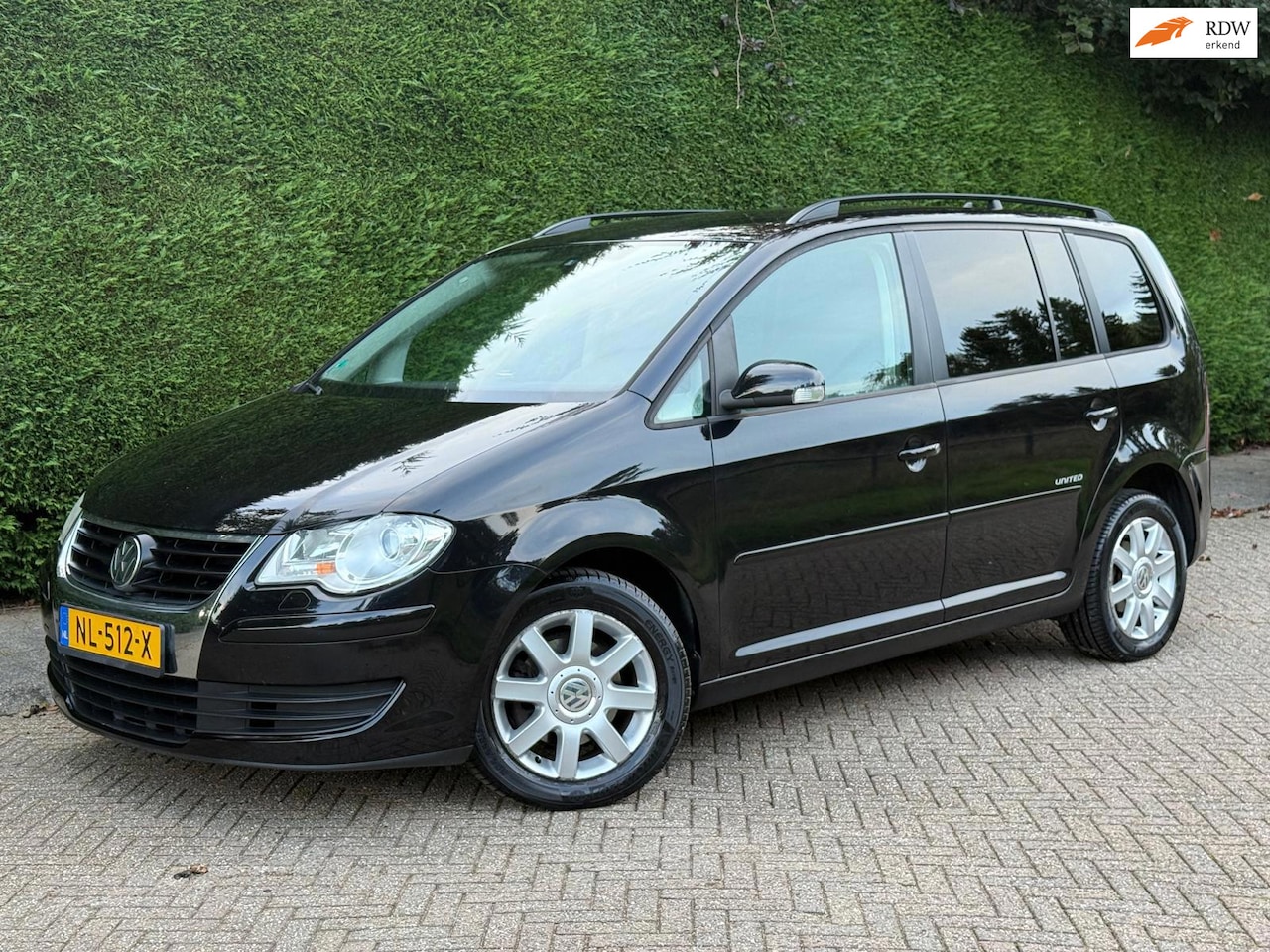 Volkswagen Touran - 1.6 /7PERSOONS/CRUISE/LAGEKM/S-VRWRMNG/RIJDTGOED!/ - AutoWereld.nl