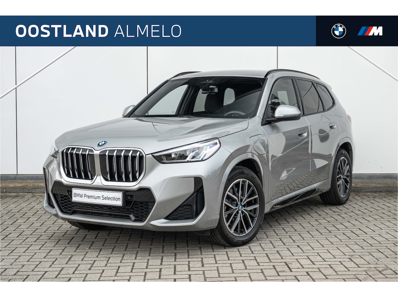 BMW X1 - xDrive25e M Sport Automaat / Trekhaak / Sportstoelen / Stoelverwarming / Achteruitrijcamer - AutoWereld.nl