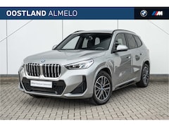 BMW X1 - xDrive25e M Sport Automaat / Trekhaak / Sportstoelen / Stoelverwarming / Achteruitrijcamer
