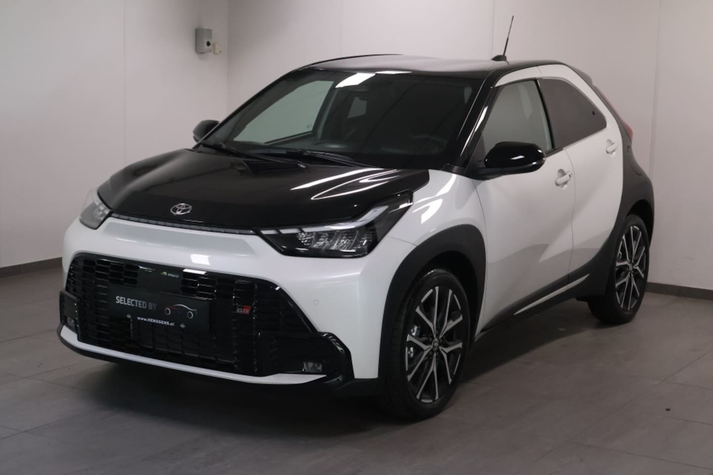 Toyota Aygo X - Hybrid 115 GR Sport | € 1.500 Voordeel - AutoWereld.nl