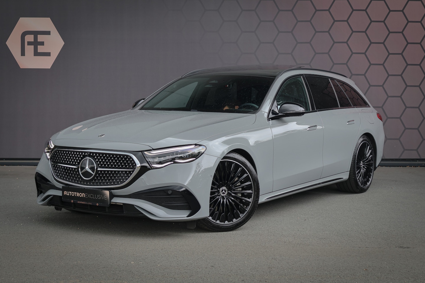 Mercedes-Benz E-klasse Estate - 300e AMG LINE | BURMESTER 4D | SUPERSCREEN | PANORAMADAK | 20" | NIGHTPACK | DISTRONIC | P - AutoWereld.nl