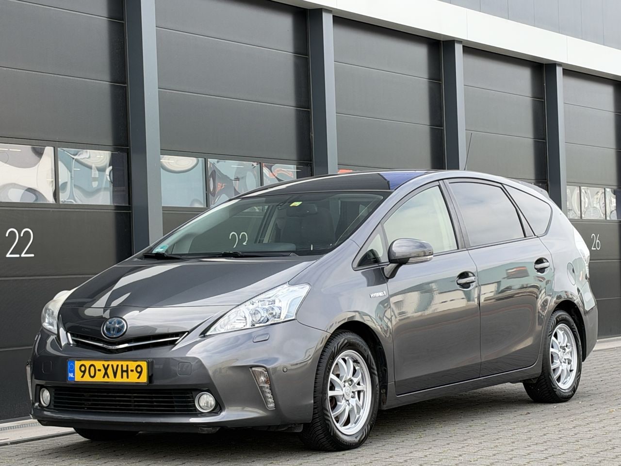 Toyota Prius - Plus 1.8 Dynamic Pano Clima Camera 7-PERS - AutoWereld.nl