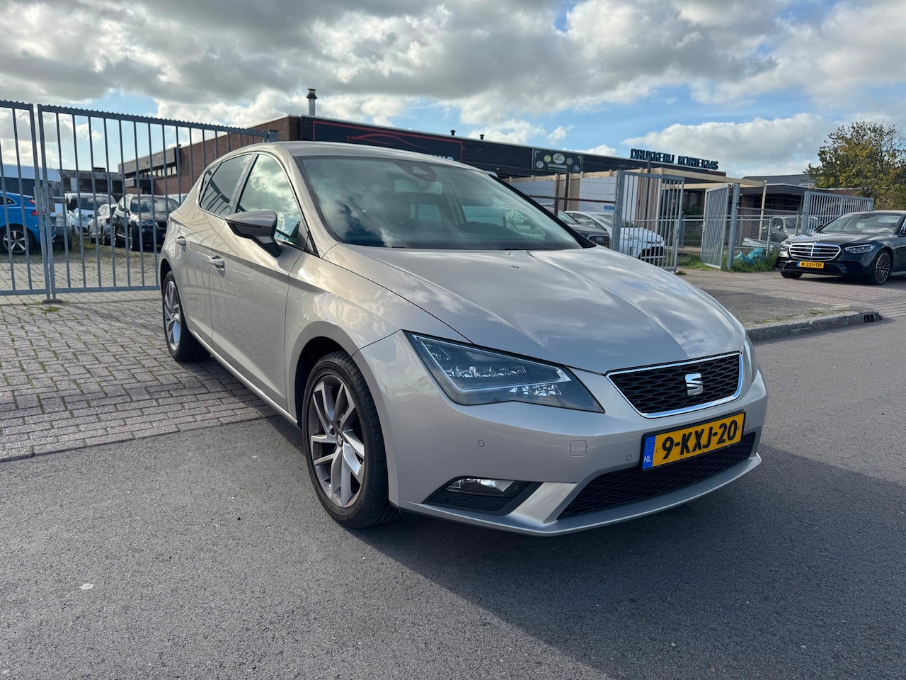 SEAT Leon - 2.0 TDI AUTOMAAT 150 PK XENON/LED/NAVI - AutoWereld.nl