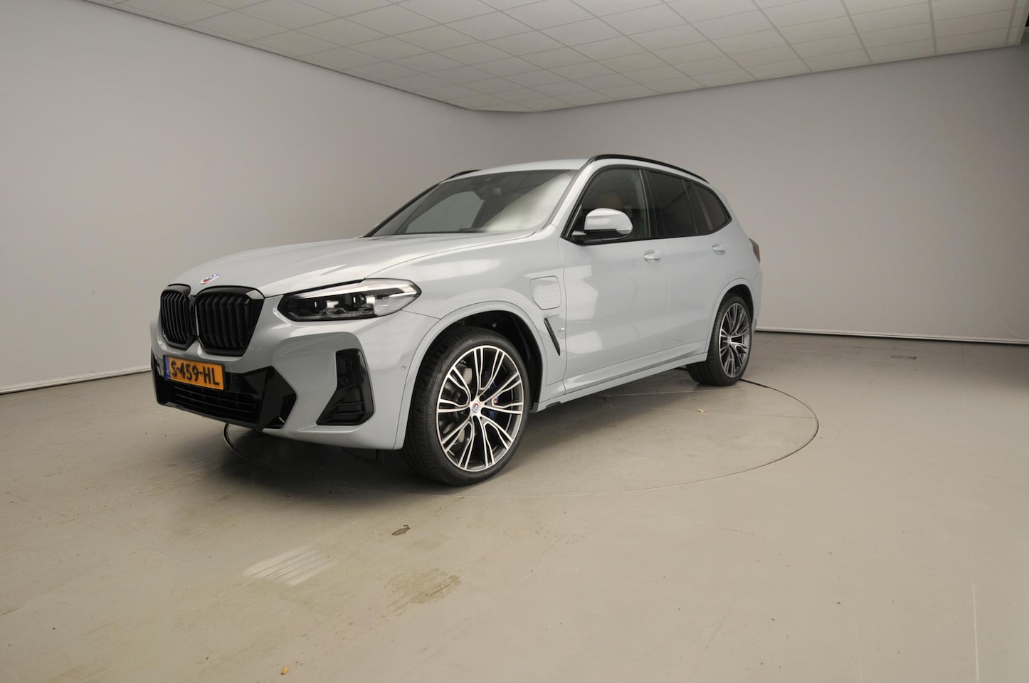 BMW X3 - xDrive30e | M-Sportpakket | LED | Leder | HUD | Trekhaak | Keyles go | Stoelverwarming | E - AutoWereld.nl