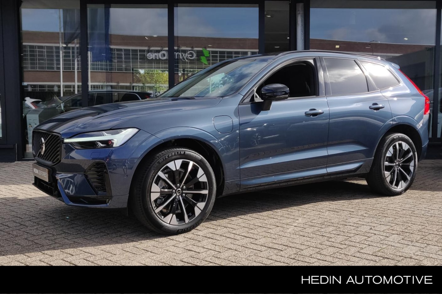 Volvo XC60 - 2.0 T6 Plug-in hybrid AWD Ultra Dark | Luchtvering | Trekhaak 2250 kilo | 360 Camera | Hea - AutoWereld.nl
