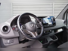 Mercedes-Benz Sprinter - 319 3.0 CDI V6 L2H2 AUT. LED, 3.5T TREKHAAK, 360 CAMERA, ADAPT. CRUISE, MBUX 10'', NAVI, C