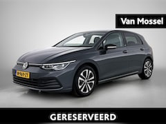 Volkswagen Golf - 1.0 eTSI Life | 110 PK | Automaat | Adaptieve Cruise Control | Trekhaak | Stoelverwarming