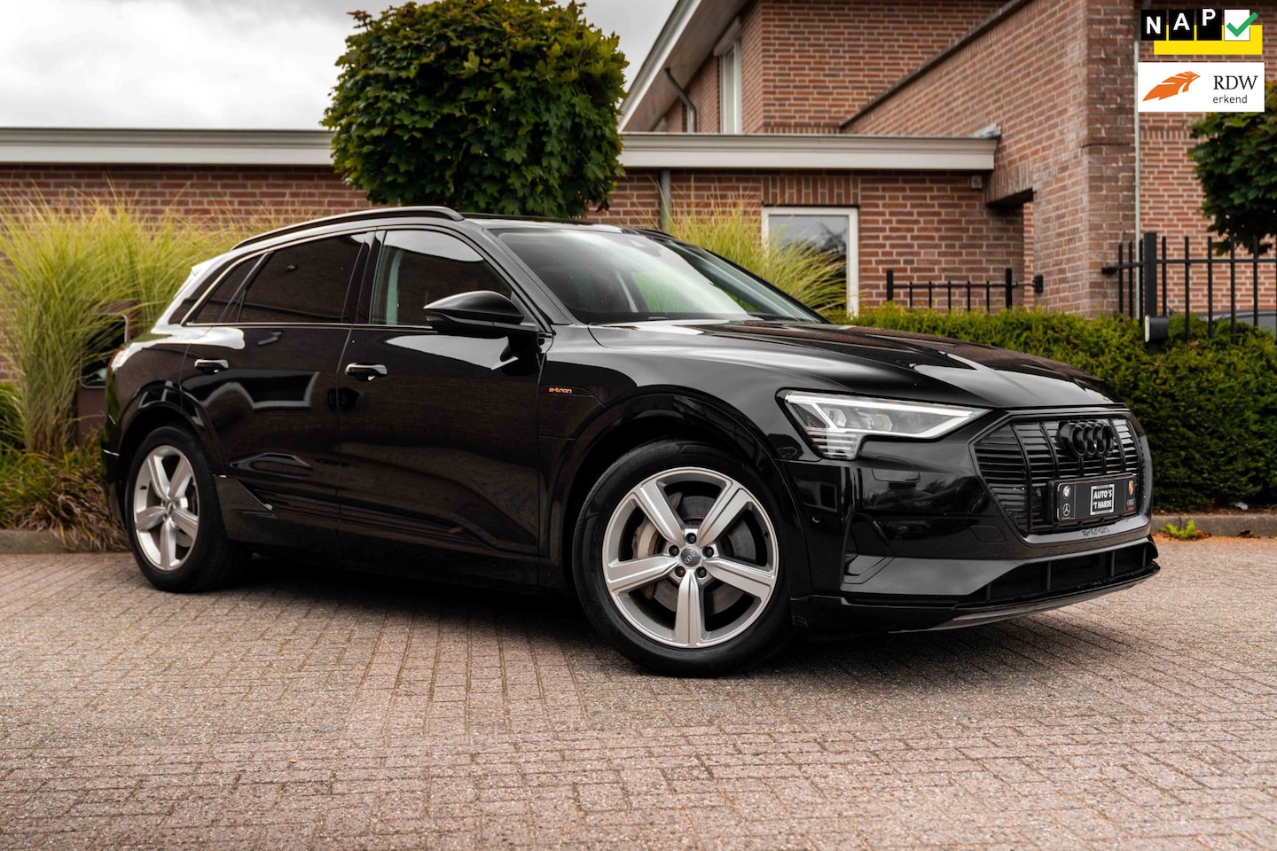 Audi e-tron - E-tron 50 Quattro Launch Edition Plus 71 kWh Pano ACC Luchtvering Memory 20'' - AutoWereld.nl