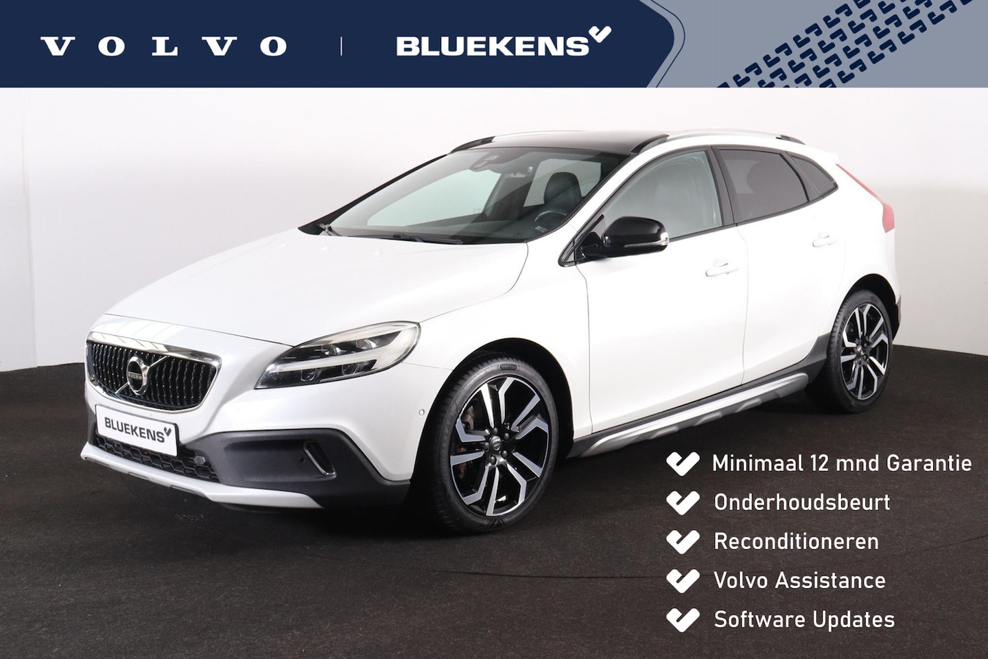 Volvo V40 Cross Country - T3 Polar Plus Luxury - Panoramadak - Leder - DAB - Parkeerverwarming - Camera achter - 18' - AutoWereld.nl