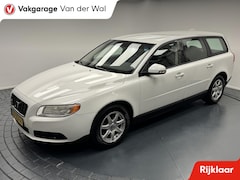 Volvo V70 - 2.0D Kinetic Trekhaak-Navigatie-Cr.contr-Clima-Leder-Parkeersensoren-Lm16''velgen