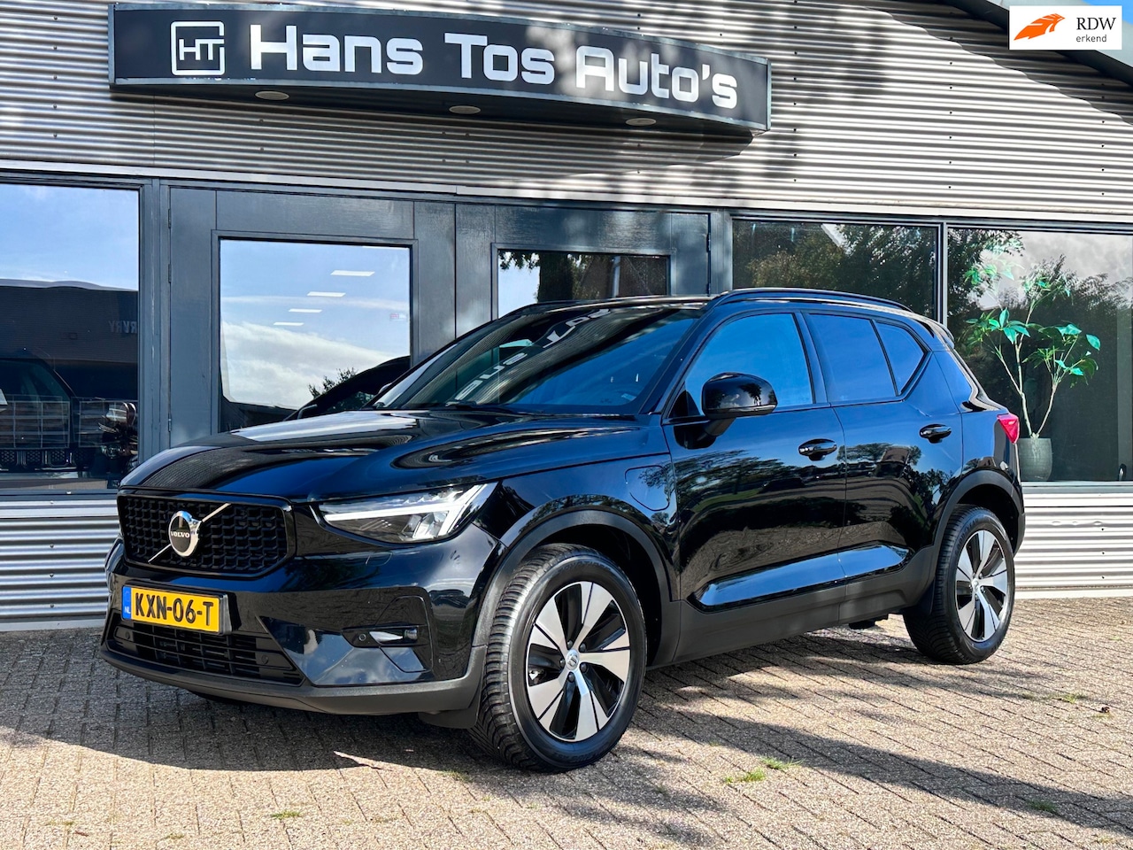 Volvo XC40 - 1.5 T4 210pk Plug-in hybrid FACELIFT Black-edition / Adapt cruise/ Camera - AutoWereld.nl