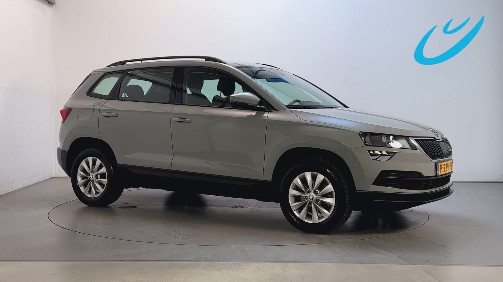 Skoda Karoq - 1.5 TSI DSG ACT Business Edition Trekhaak Navigatie App-Connect DAB+ - AutoWereld.nl