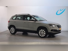 Skoda Karoq - 1.5 TSI DSG ACT Business Edition Trekhaak Navigatie App-Connect DAB+