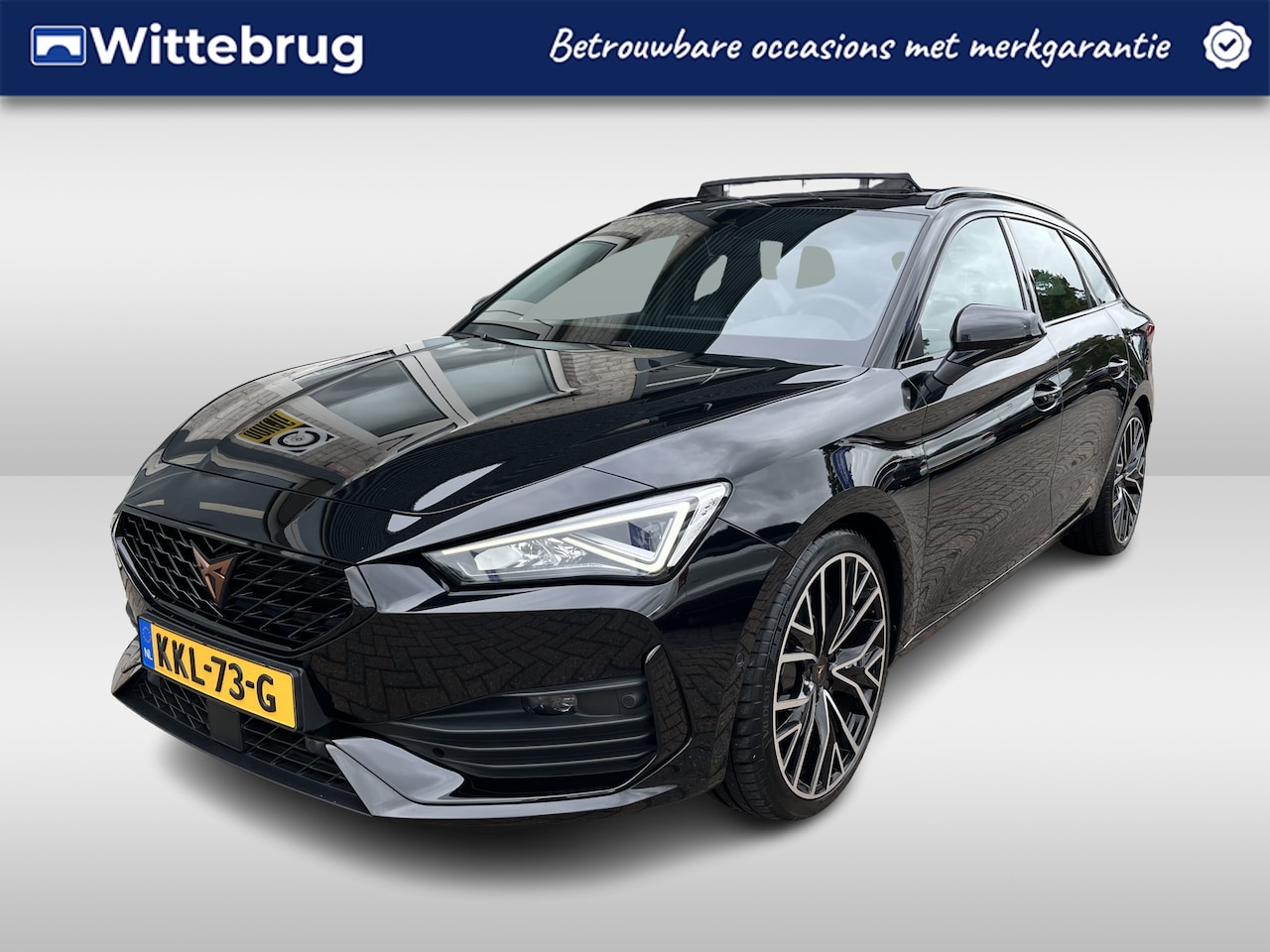 CUPRA Leon Sportstourer - 2.0 TSI VZ 4Drive Performance / AUTOMAAT/ 310 PK/ PANO/ BREMBO/ TREKHAAK/ FULL LINK/ PARK. - AutoWereld.nl