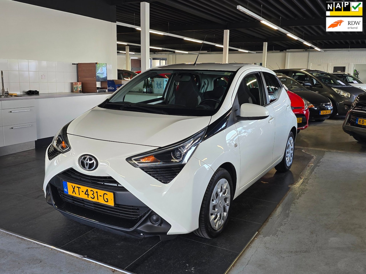 Toyota Aygo - 1.0 VVT-i x-play/AIRCO/CAMERA/HISTORIE/N.A.P/ - AutoWereld.nl