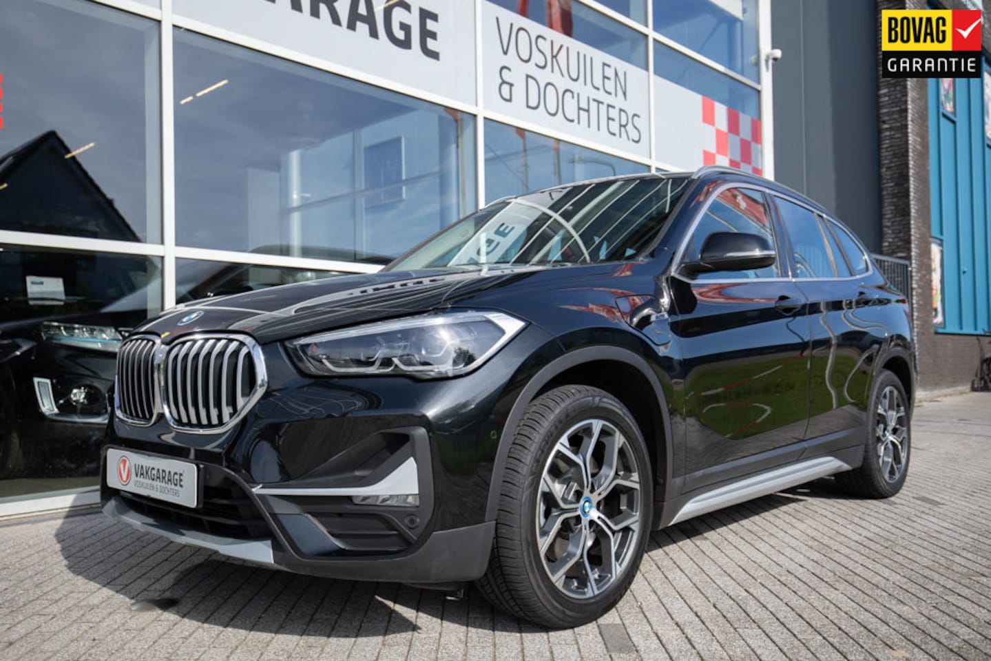 BMW X1 - XDrive25e X Line | Panoramadak | Carplay - AutoWereld.nl