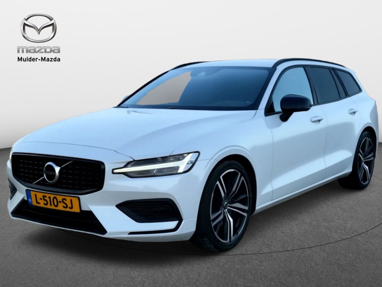 Volvo V60 - 2.0 B3 Momentum | 19 inch | Black Optiek - AutoWereld.nl