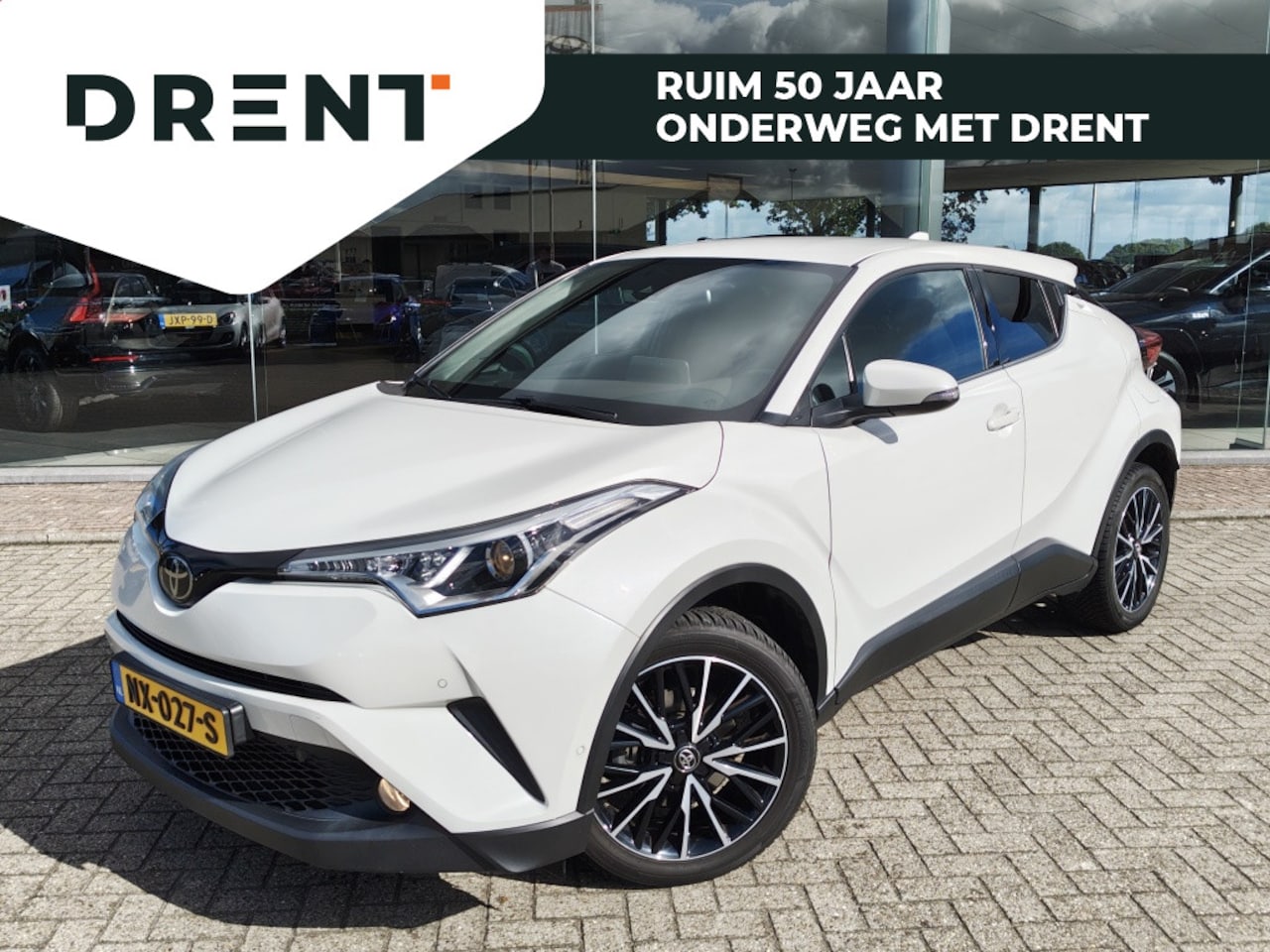 Toyota C-HR - 1.2 Executive | Keyless Entry/Start | Sensoren v/a | Navi | Stoelverwarming - AutoWereld.nl