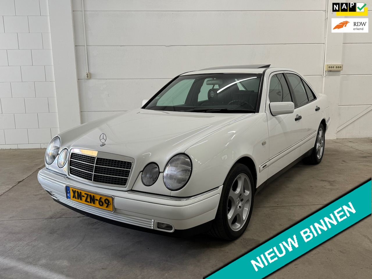 Mercedes-Benz E-klasse - 200 BENZINE AUT LAGE KM 165.000 - AutoWereld.nl