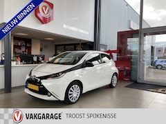 Toyota Aygo - 1.0 VVT-i x-play, Navigatie, Apple Carplay Andriod/Auto, Airco, Achteruitrijcamera, Blueto