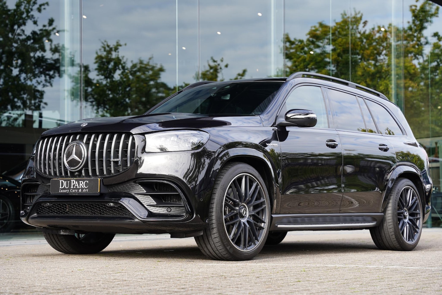 Mercedes-Benz GLS - 63 AMG 4-Matic+ / Manufaktur / AMG Ride Control + / Burmester / Panoramadak - AutoWereld.nl