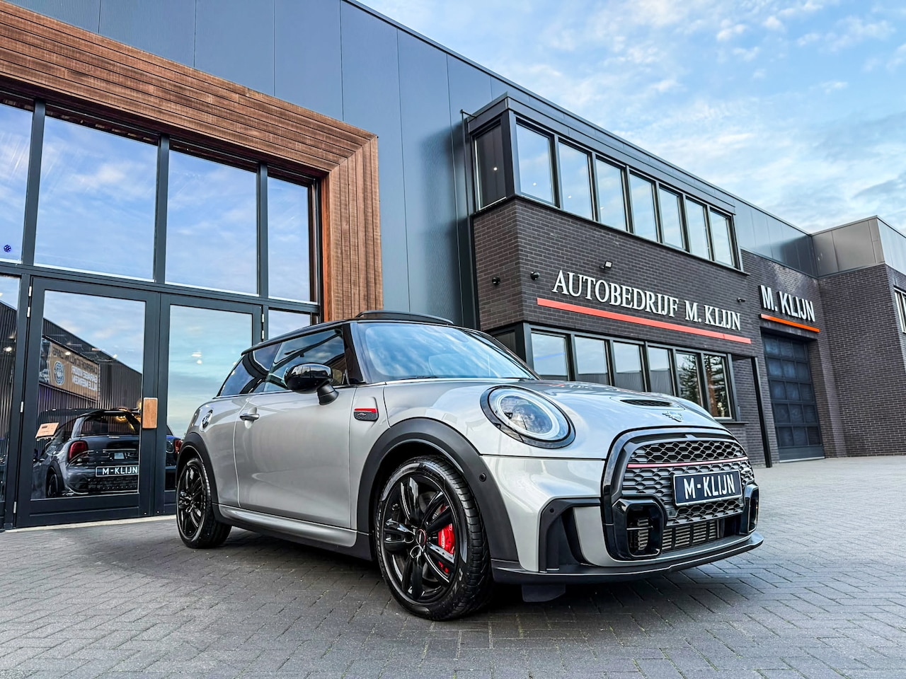 MINI 3-Deurs - 2.0 John Cooper Works JCW Pack F1 aut 231pk/Pano/Camera/Hk/Btw/Vol - AutoWereld.nl
