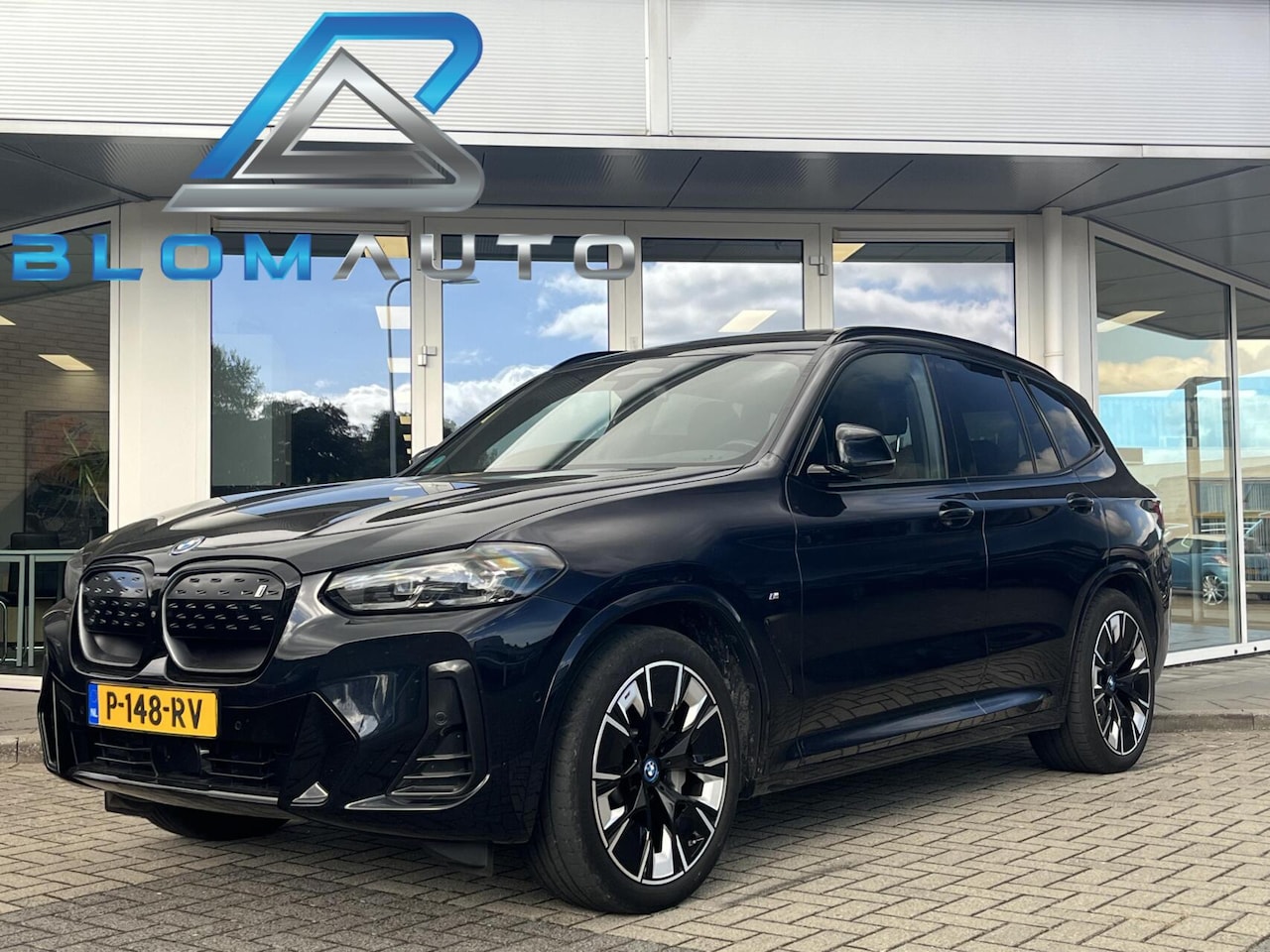 BMW iX3 - High Executive 80 kWh M-SPORT PANO+TREKHAAK SOH 99% - AutoWereld.nl