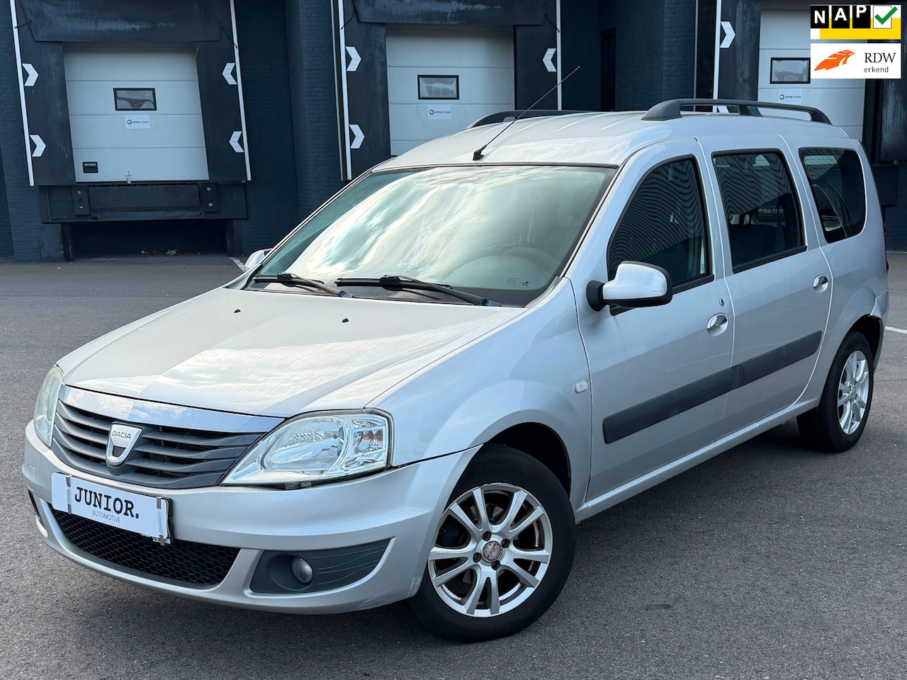 Dacia Logan MCV - 1.6-16V Lauréate AIRCO/BLUETOOTH/VOLLEDIGONDERHOUD - AutoWereld.nl