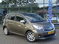 Toyota Verso S - 1.3 VVT-i Dynamic Automaat Panoramadak Trekhaak Navi Clima LMV Parkeersensoren NL