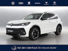 Volkswagen Tiguan - 1.5 eHybrid 204pk R-Line Edition DSG / Head-up Display / Stoelverwarming / 360 Camera / Tr