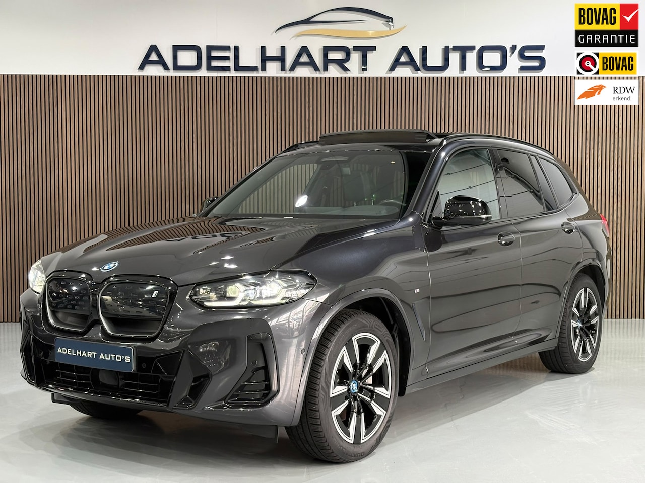BMW iX3 - Executive 80 kWh M sport / Panoramadak / Full map navigatie / Leder / Camera - AutoWereld.nl