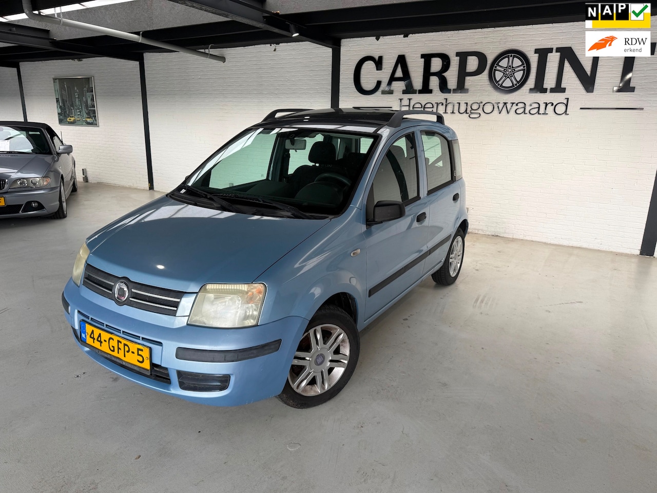 Fiat Panda - 1.2 Emotion Panoramadak Airco Elek Pakket NAP Lm velgen Trekhaak - AutoWereld.nl