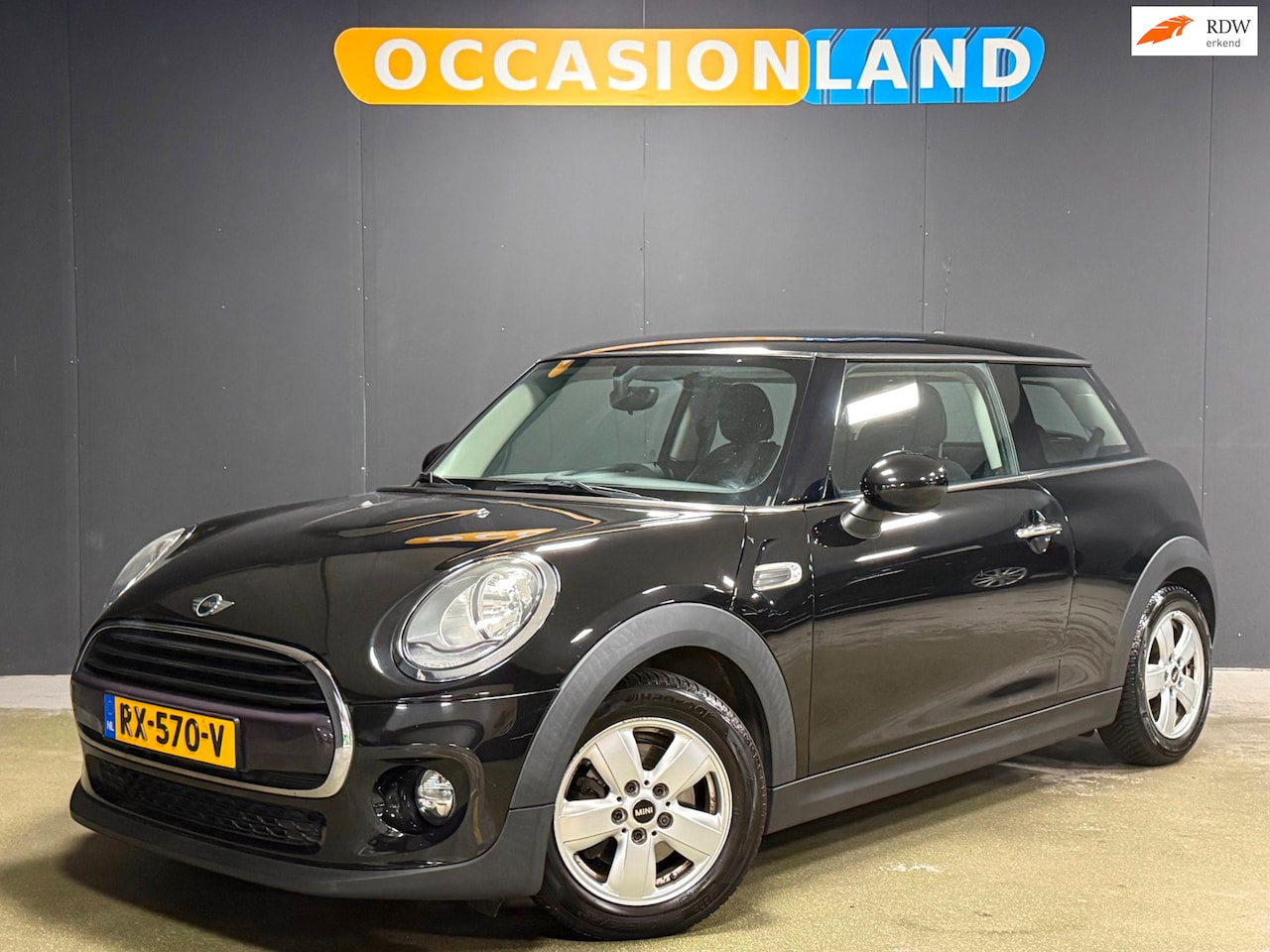 MINI 3-Deurs - 1.5 Cooper Business|CRUISE|AIRCO|NAVI|BLUETOOTH|15INCH| - AutoWereld.nl