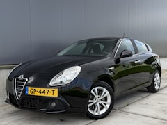 Alfa Romeo Giulietta - 1.4 Turbo 170PK / 2011 / Airco / NW APK / DNA / Cruise