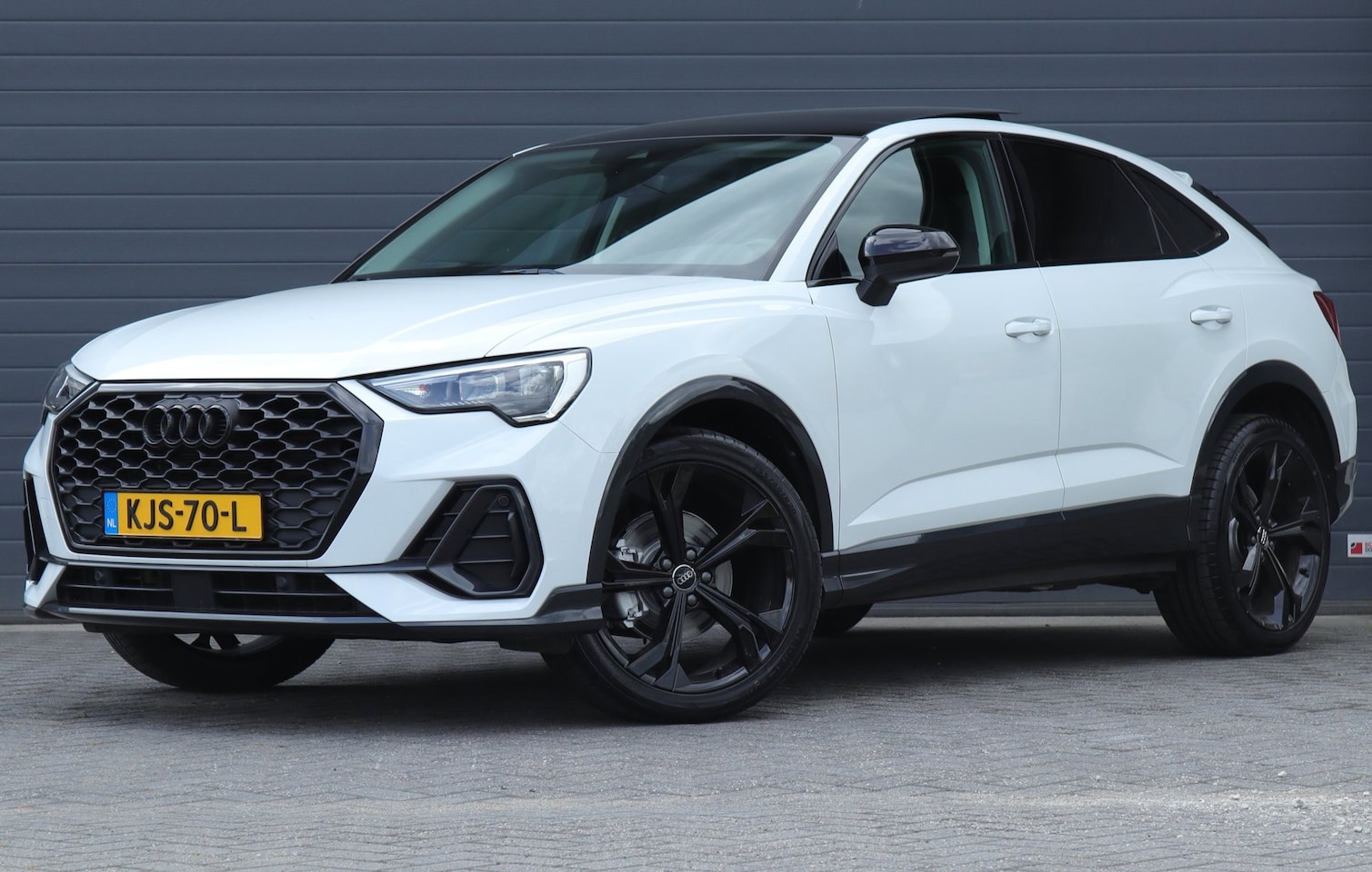 Audi Q3 Sportback - 35 TFSI Pano / leder / Carplay - AutoWereld.nl